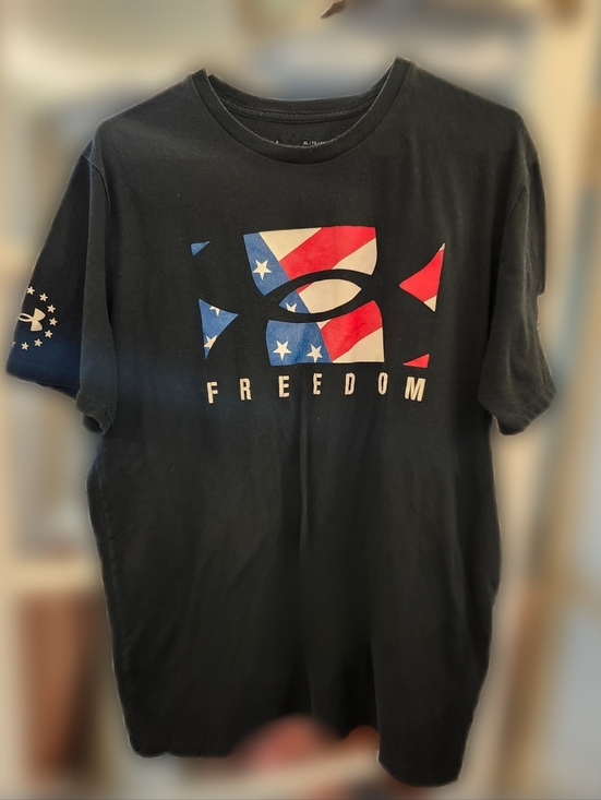 Under Armour Other - Under Armour Men's Freedom Flag Logo T-Shirt Black/White XL Loose Fit EUC